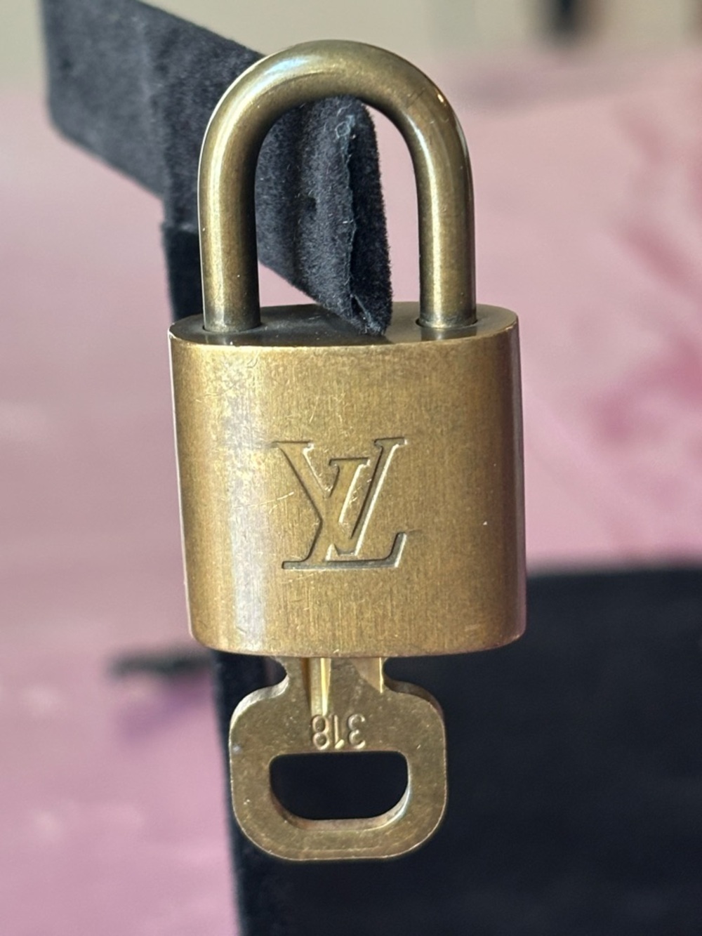 Louis Vuitton padlock and one key #310 lock  brass